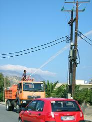 Feuerwehr reinigt �berlandleitung