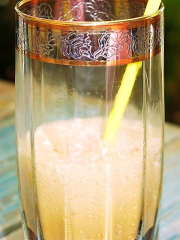 sch�nes Glas mit einem Rest von Frap�