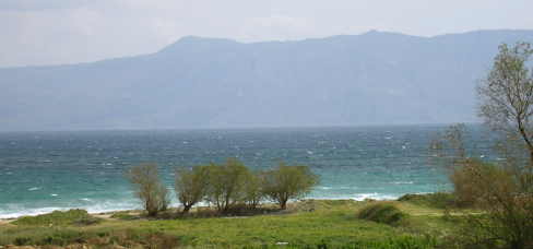 Von weitem sieht der Strand ganz manierlich aus.