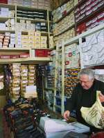 Ein Schuhladen in Kissamos