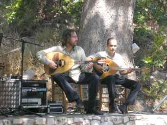 Adonis Berokakis, links und Kollege