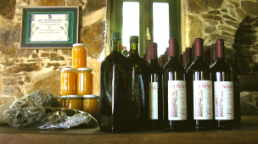 Hauseigene Produkte werden auch verkauft Hauseigene Produkte werden auch verkauft